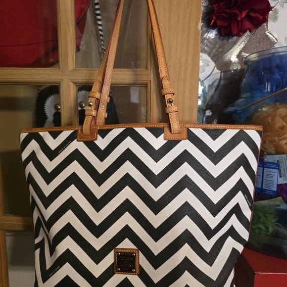 Dooney & Bourke  leather tote - Picture 2 of 16